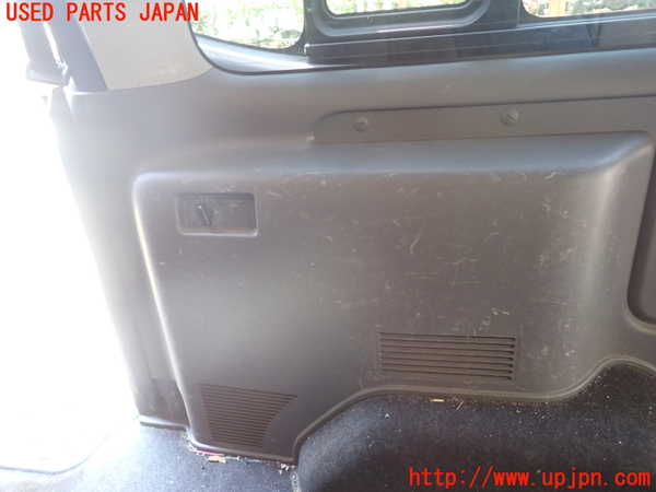 1UPJ-9229347675]NV350 キャラバン バン(VW2E26)右リアピラートリム 中古_2