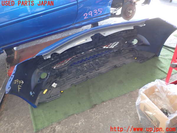 2UPJ-9229351010]ルノー・ルーテシア(RF4C)フロントバンパー 中古_5