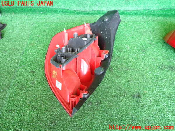2UPJ-9229351530]ルノー・ルーテシア(RF4C)右テールランプ 中古_3