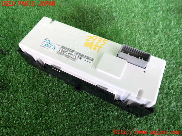 2UPJ-9229357850]ルノー・ルーテシア(RF4C)時計 中古_2