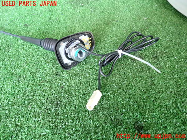 2UPJ-9229356550]ルノー・ルーテシア(RF4C)アンテナ 中古_3