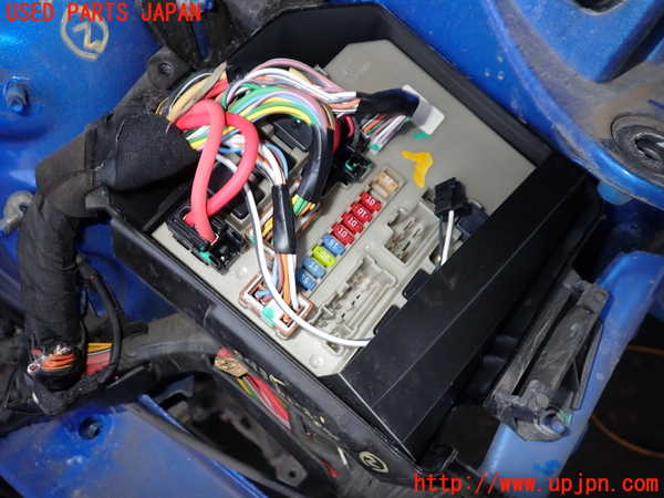 2UPJ-9229356742]ルノー・ルーテシア(RF4C)ヒューズボックス2 中古_2