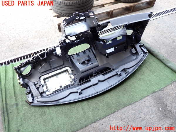 2UPJ-9229357505]ルノー・ルーテシア(RF4C)ダッシュボード 中古_4