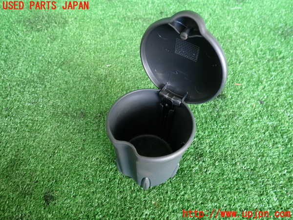 2UPJ-9229357821]ルノー・ルーテシア(RF4C)灰皿1 中古_2