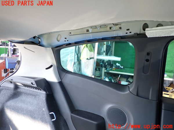 2UPJ-9229357680]ルノー・ルーテシア(RF4C)左リアピラートリム 中古_2