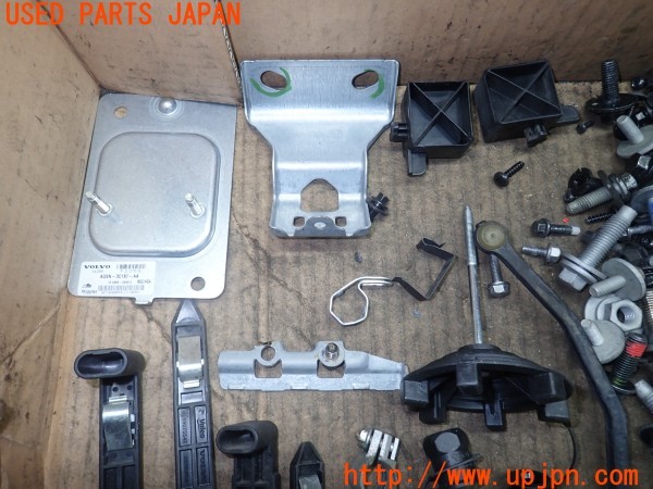 3UPJ=9229390720]ボルボ XC60(DB4204TXC)ネジ・ナット・ステー類 セット ジャンク_2