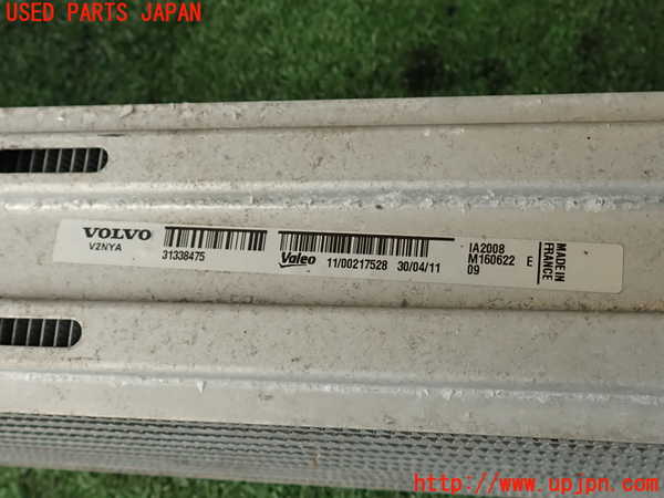2UPJ-9229392451]ボルボ・XC60(DB4204TXC)インタークーラー1 中古_4
