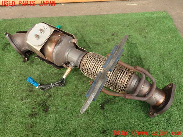 2UPJ-9229392661]ボルボ・XC60(DB4204TXC)触媒1 中古_2