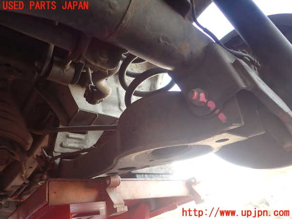 2UPJ-9229444400]ハイエースワゴン100系(KZH106W)リアデフホーシング 中古_3