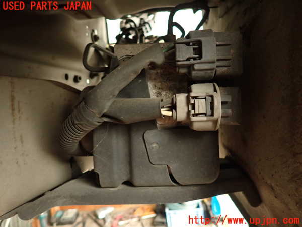 2UPJ-9229444040]ハイエースワゴン100系(KZH106W)ABSアクチュエーター 中古_2