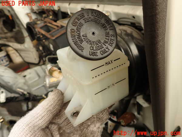 2UPJ-9229444050]ハイエースワゴン100系(KZH106W)ブレーキマスターシリンダー 中古_2