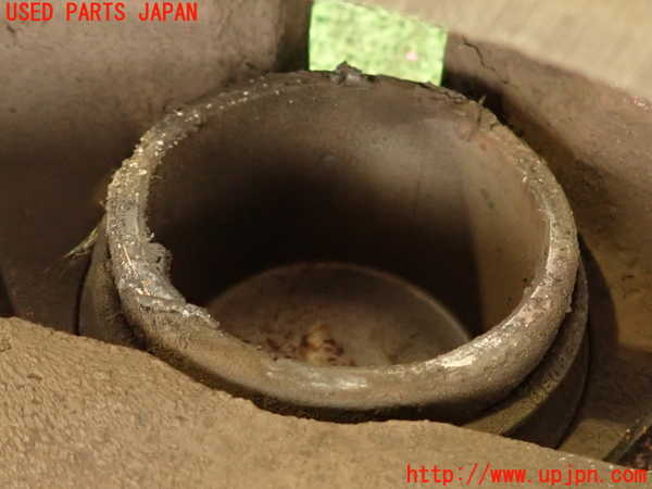 2UPJ-9229444080]ハイエースワゴン100系(KZH106W)右フロントキャリパー 中古_4
