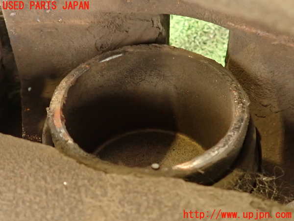 2UPJ-9229444085]ハイエースワゴン100系(KZH106W)左フロントキャリパー 中古_4
