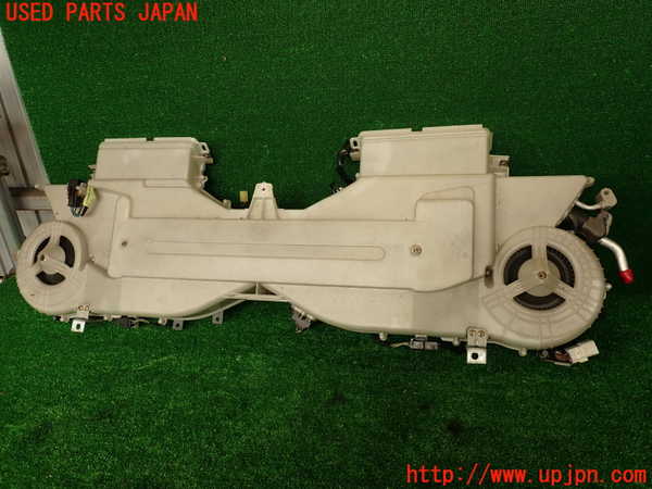 2UPJ-9229446082]ハイエースワゴン100系(KZH106W)エバポレーター2 中古_3