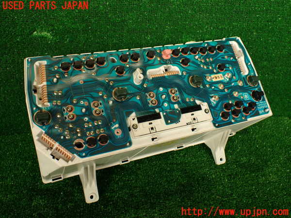 2UPJ-9229446170]ハイエースワゴン100系(KZH106W)スピードメーター 中古_3