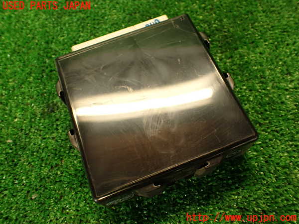 2UPJ-9229446125]ハイエースワゴン100系(KZH106W)ABSコンピューター 中古_2