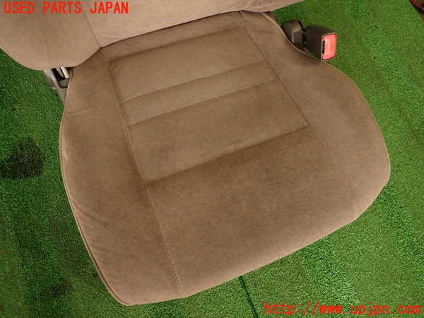 2UPJ-9229447035]ハイエースワゴン100系(KZH106W)運転席シート 中古_2