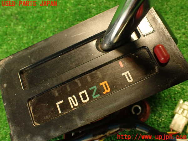 2UPJ-9229447555]ハイエースワゴン100系(KZH106W)ATシフトレバー 中古_4