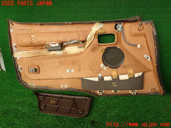 2UPJ-9229441234]ハイエースワゴン100系(KZH106W)右前ドア内張り 中古_5