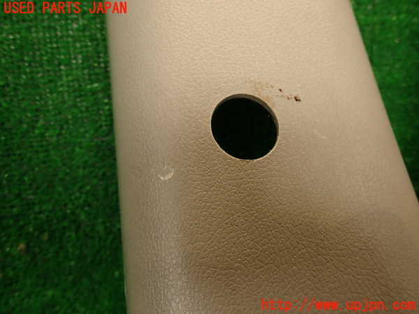 2UPJ-9229447675]ハイエースワゴン100系(KZH106W)右リアピラートリム 中古_2