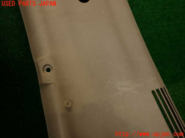 2UPJ-9229447675]ハイエースワゴン100系(KZH106W)右リアピラートリム 中古_3