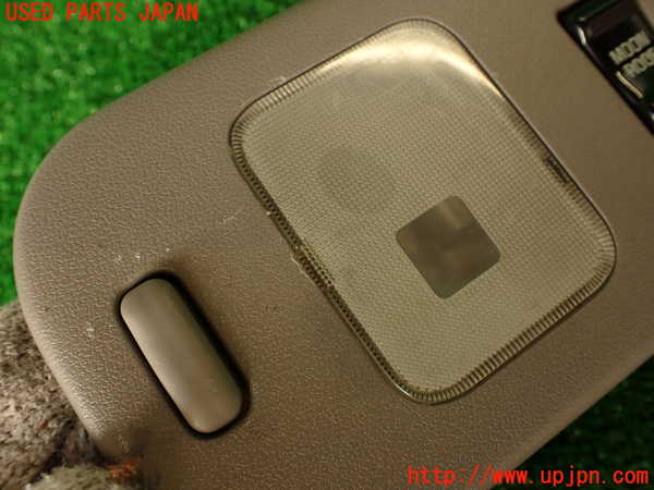 2UPJ-9229446413]ハイエースワゴン100系(KZH106W)ルームランプ3 (真中 3列目) 中古_3