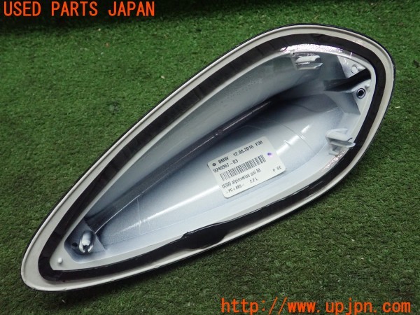 3UPJ=9229470003]BMW M2 クーペ(1H30 F87)純正 9240967-03 ドルフィンアンテナ 社外 カーボン調カバー付き 中古_3