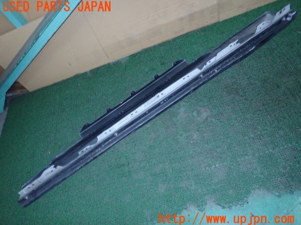 3UPJ=9229470025]BMW M2 クーペ(1H30 F87)純正 右サイドステップ 中古_3