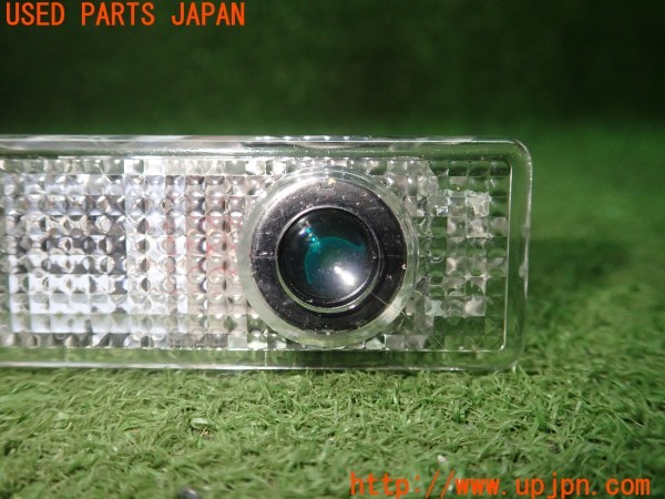 3UPJ=9229470512]BMW M2 クーペ(1H30 F87)社外 カーテシランプ 中古_4