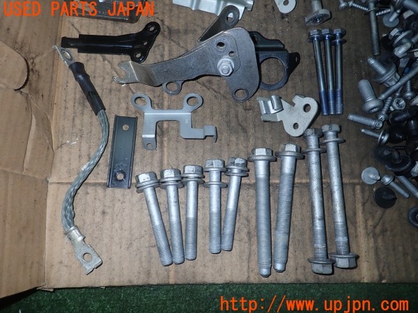 3UPJ=9229470720]BMW M2 クーペ(1H30 F87)ネジ・ナット・ステー類 セット ジャンク_3