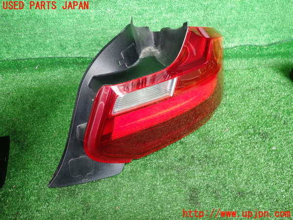 2UPJ-9229471530]BMW M2 クーペ(1H30)右テールランプ 中古_2