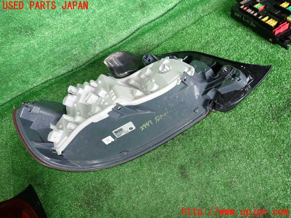 2UPJ-9229471530]BMW M2 クーペ(1H30)右テールランプ 中古_3
