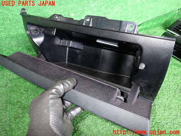 2UPJ-9229477516]BMW M2 クーペ(1H30)グローブボックス1 中古_3