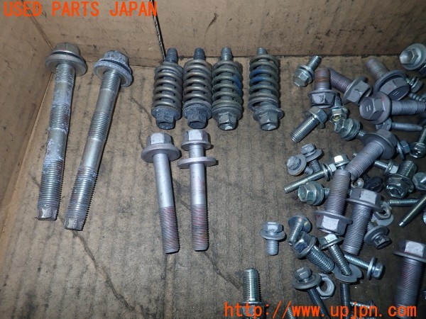3UPJ=9229480720]プリウス(ZVW30)後期 ネジ・ナット・ステー類 セット ジャンク_2