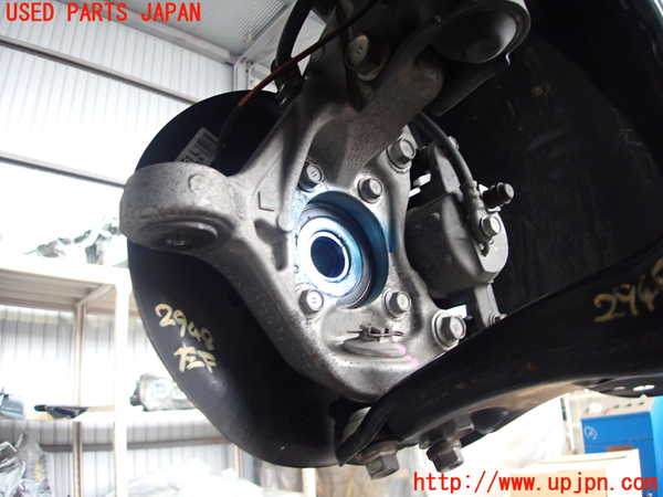2UPJ-9229484295]プリウス(ZVW30)左フロントナックルハブ 中古_2