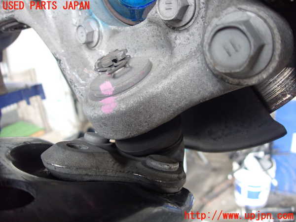 2UPJ-9229484295]プリウス(ZVW30)左フロントナックルハブ 中古_3
