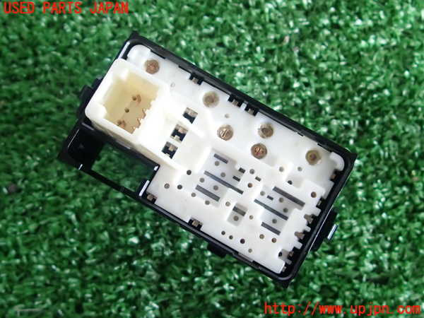 2UPJ-9229486245]プリウス(ZVW30)左前パワーウィンドウスイッチ 中古_2