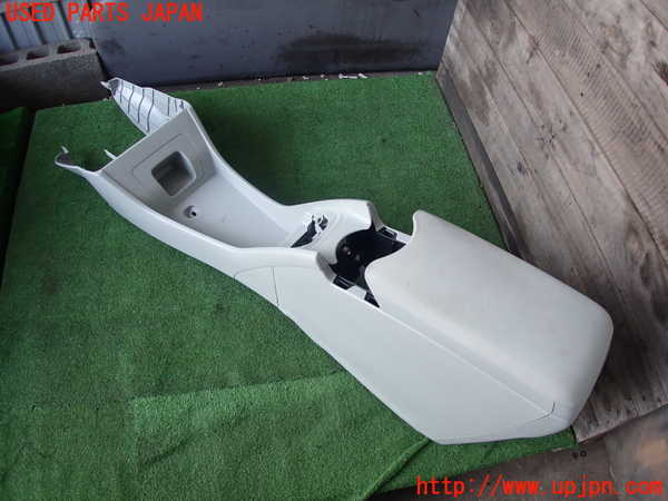 2UPJ-9229487540]プリウス(ZVW30)センターコンソール 中古_2