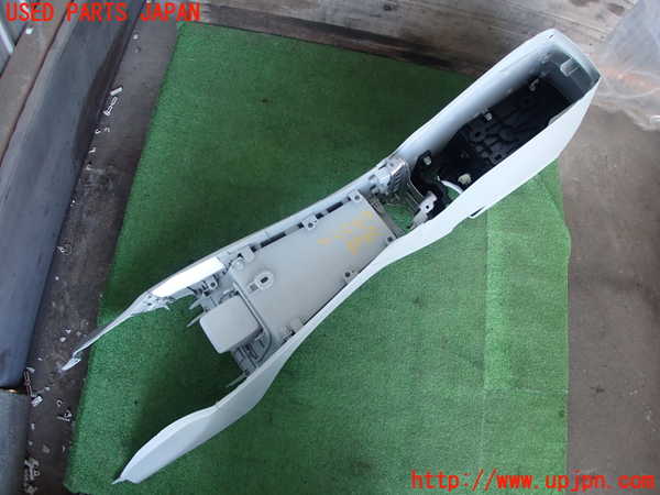 2UPJ-9229487540]プリウス(ZVW30)センターコンソール 中古_4
