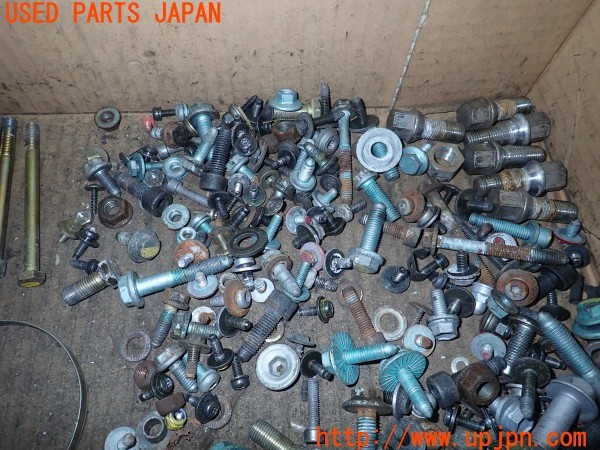 3UPJ=9229510720]アウディ TT ロードスター(8NAPXF)ネジ・ナット・ステー類 セット ジャンク_4