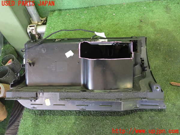 2UPJ-9229517516]アウディ・TT ロードスター(8NAPXF)グローブボックス1 中古_4