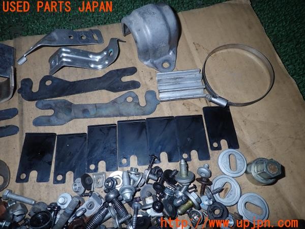 3UPJ=9229520720]BMW Z4 sDrive23i(LM25 E89)ネジ・ナット・ステー類 セット ジャンク_2