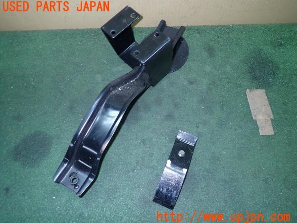 3UPJ=9229560029]三菱 ジープ(J37)純正? スペアタイヤブラケット ホルダー 中古_2