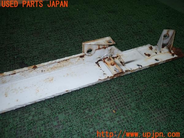 3UPJ=9229560057]三菱 ジープ(J37)純正? リアステップ バンパー 中古_5