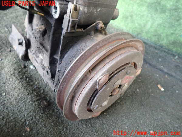 1UPJ-9229566025]三菱ジープ(J37)エアコンコンプレッサー 中古_3