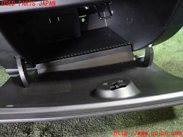 1UPJ-9229587516]フィアット・500C(31212)グローブボックス1 中古_3