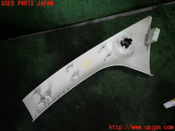 1UPJ-9229587655]フィアット・500C(31212)右フロントピラートリム 中古_4