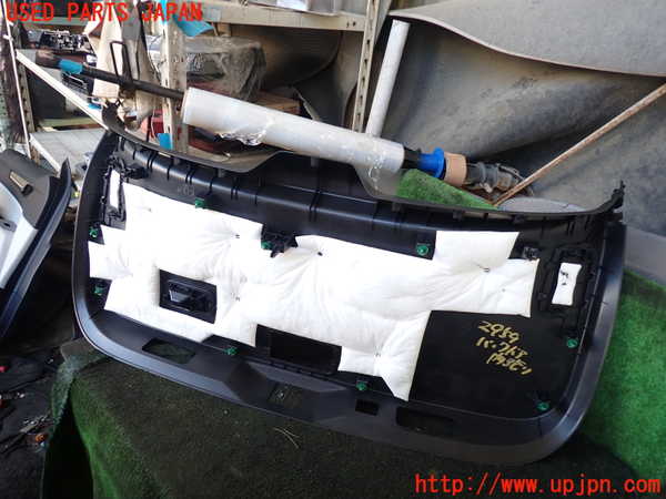 1UPJ-9229591578]CX-8(KG2P)バックドア内張り 中古_2