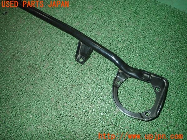 3UPJ=9229600705]アウディ TT クーペ(8NBHEF)後期 純正 8N0805629B フロントタワーバー 中古_3