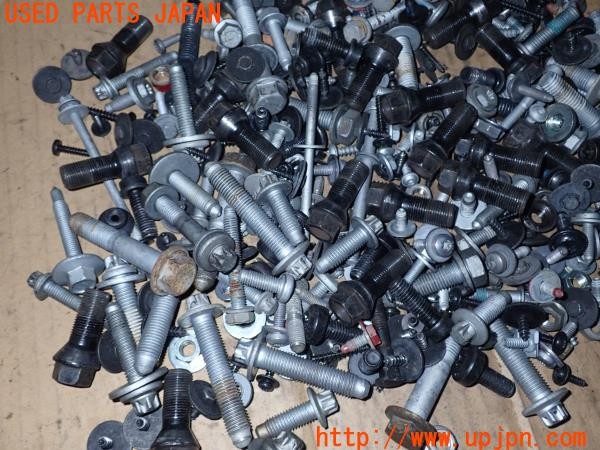 3UPJ=9229610720]BMW ミニ(MINI)クーパー(XM15 F56)ネジ・ナット・ステー類 セット ジャンク_3
